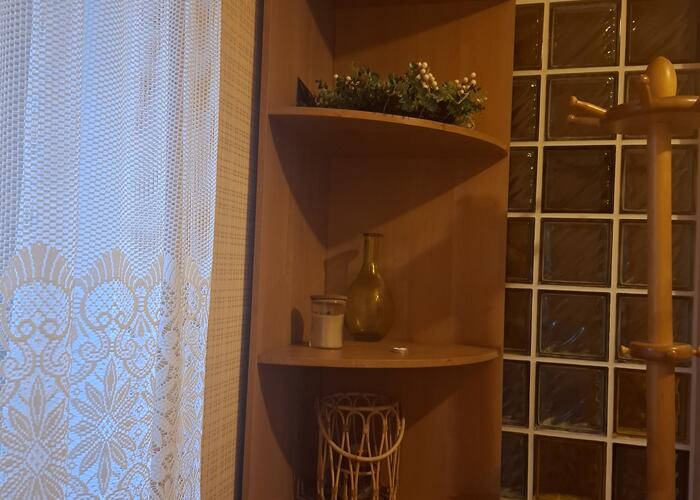 Grajewo ogłoszenia: Sprzedam:
1/ regał narożny, 
2/ obraz malowany na płótnie (w...