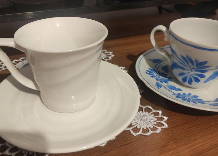 Grajewo ogłoszenia: Sprzedam dwa komplety filiżanek(6szt/komplet/,niebieski komplet...